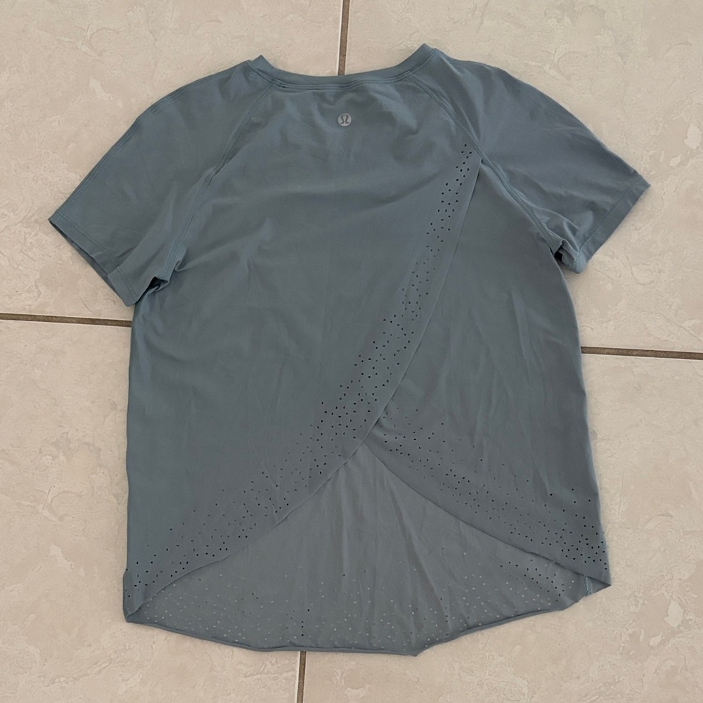 lululemon athletica Short Sleeve Blue Tee